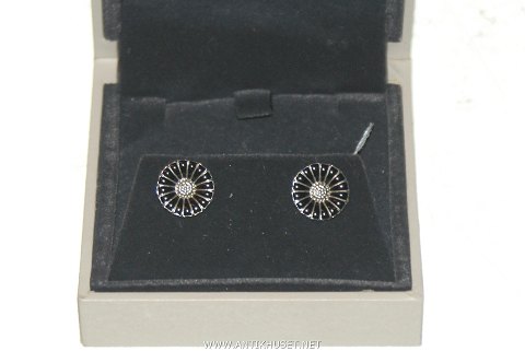 Georg Jensen Daisy Earrings in Sterling Silver.
SOLD