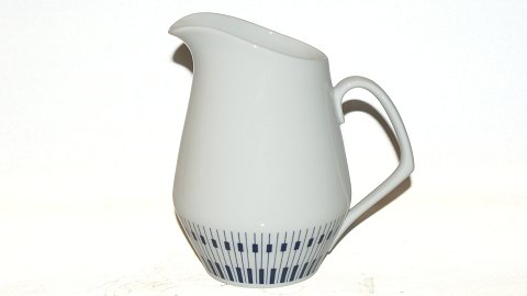 Danild 64 Tangent, Milk / water jug
Lyngby Porcelain, Fireproofed
Diameter 10.5 cm.
Height 15.5 cm.
SOLD
