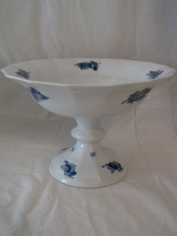 Blue Flower Angular
Cake stand
Royal Copenhagen