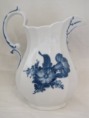 Blue Flower Angular
Milk jug
Royal Copenhagen