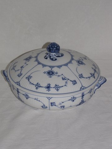 Blue Fluted Plain
Covered dish
Royal Copenhagen