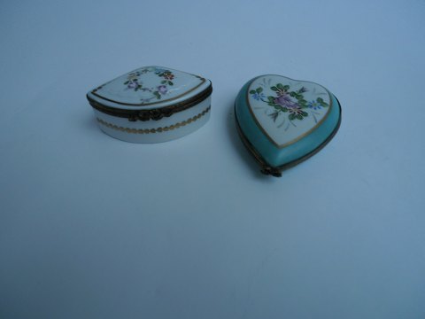 Boxes in Limoges fine china, France, approx. 1920.