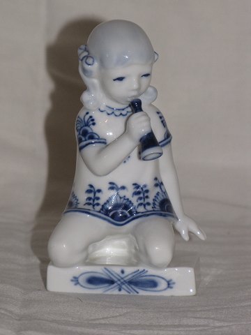 Blue Fluted Plain
Figure
Royal Copenhagen.