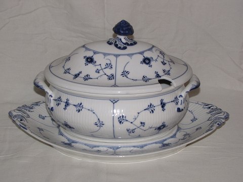 Blue Fluted Plain
Soup Tureen
Royal Copenhagen.