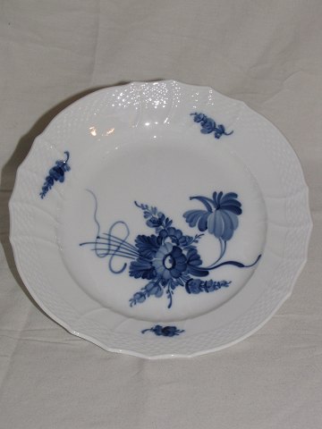 Blue Flower Curved 
Lunch plate
Royal Copenhagen