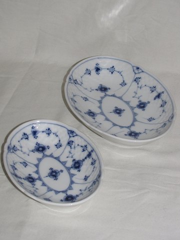 Blue Painted
Ovaldishes
B & G