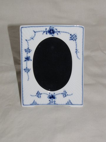 Blue Fluted Plain
Frame
Royal Copenhagen