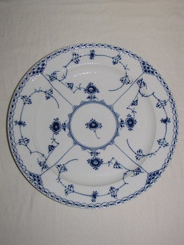 Blue Fluted Half Lace 
Round dish
Royal Copenhagen