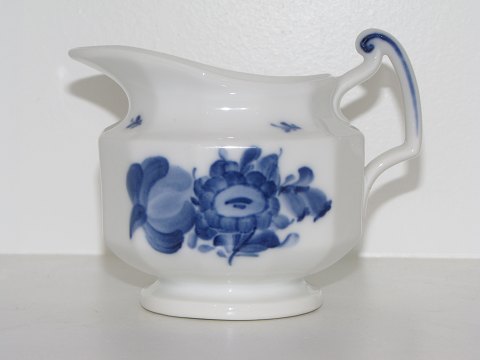 Blue Flower Angular
Large, rare creamer from 1898-1923