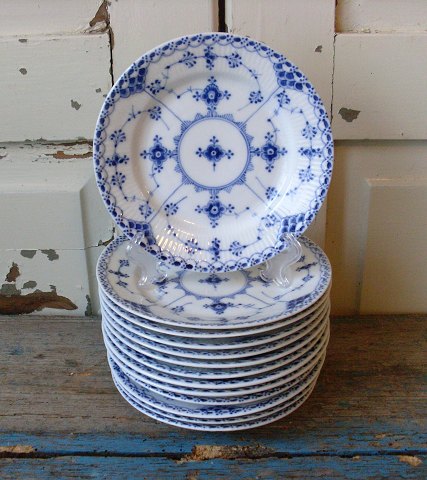 Royal Copenhagen Blue Flutet half lace plate no. 575