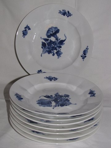 Blue Flower Angular
Lunch plate
Royal Copenhagen