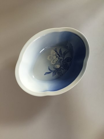 Bing & Grondahl Christmas Rose Oval Serving Bowl No 12B