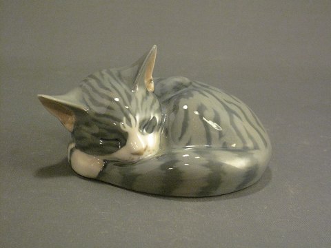 Royal Copengagen figur, kat der sover