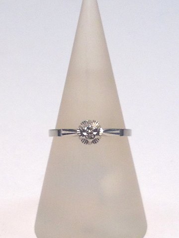 14k. guldring m. brillant. Str. 57½