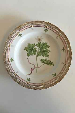 Royal Copenhagen Flora Danica Dinner Plate No 20/3549