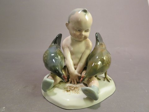 Wilhelmsfeld porcelæn figur, dreng med 2 høns