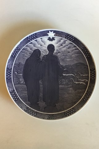Royal Copenhagen Commemorative Plate from 1918 RC-CM178 Large Christmas Plate 
from 1918.