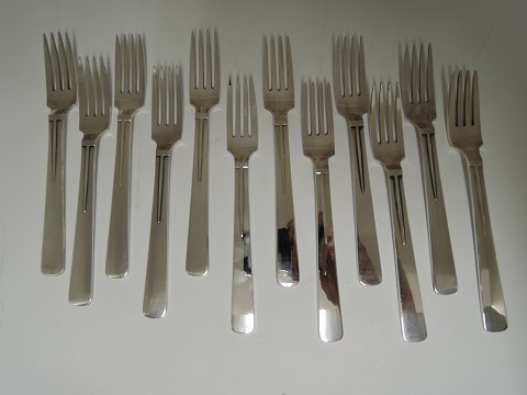 Hans Hansen
Sterling (925)
Arvesölv 17
dinner Forks