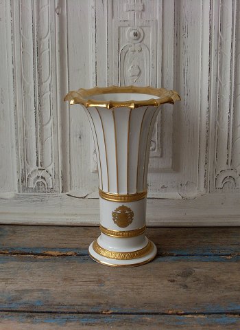 Royal Copenhagen Hetsch vase dekoreret med guld samt Dansk Litograflaug´s logo