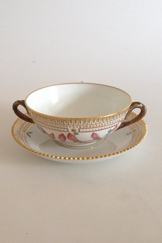 Royal Copenhagen Flora Danica Bouillon Kop med underkop No 3612