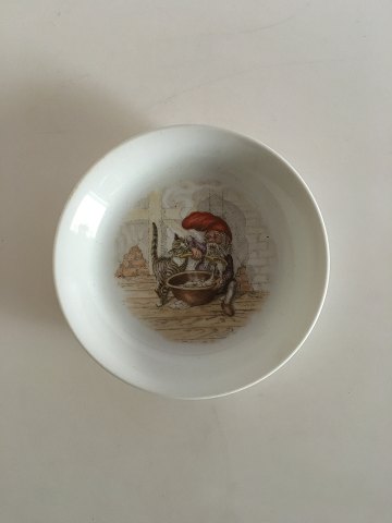 Royal Copenhagen Nisse Julestel Small Compote Bowl