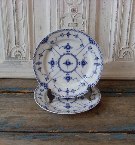 Royal Copenhagen Blue Fluted Half Lace Plate no. 573 - 19 cm.