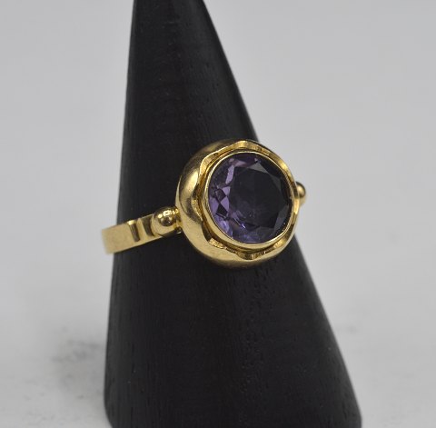 14k guldring m. ametyst. Str. 61