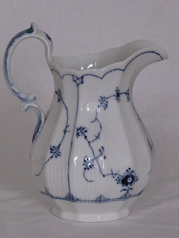 Blue Fluted Plain
Big jug
Royal Copenhagen