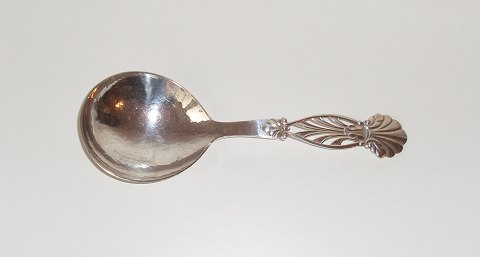 Stor håndsmedet serverings ske år 1931, 23,5cm.