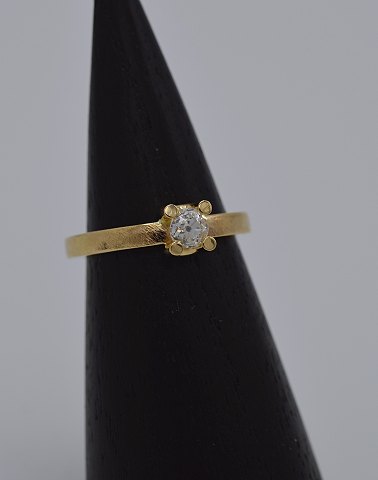 14k guldring m. brillant. Str. 53,5