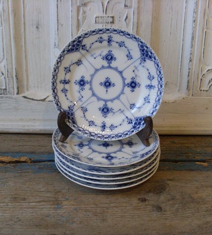 Royal Copenhagen Blue Fluted halflace  plate no. 653 - 14,5 cm.