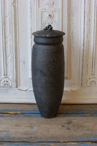 Dorte Visby låg vase i sort salt glasur 34cm.