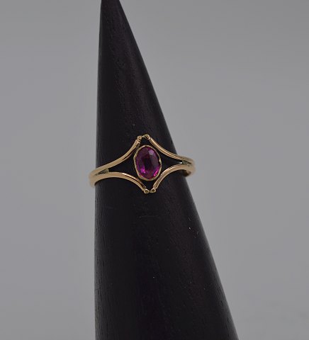 14k guldring m. rubin. Str. 53