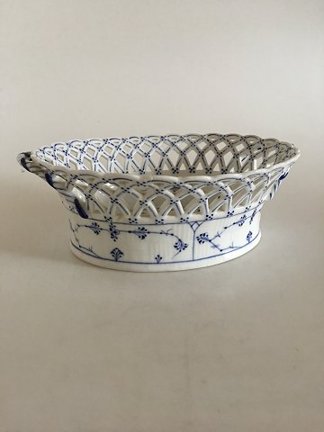 Royal Copenhagen Musselmalet Riflet Oval Frugtskål med Gennembrudt Kant No 1057