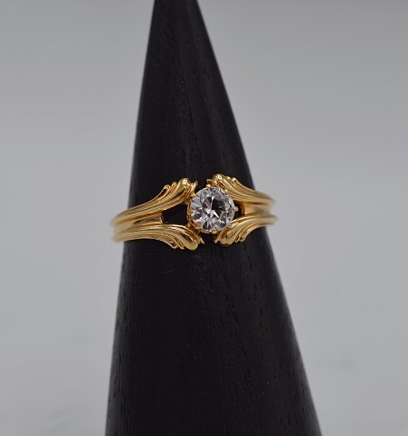 14k guldring m. spinel. Str. 53