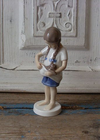 B&G figure - girl with kitten no. 1779