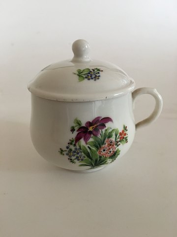 Royal Copenhagen Antik Bouillon Kop med Låg og Håndmalet Blomsterdekoration 
1820-1850