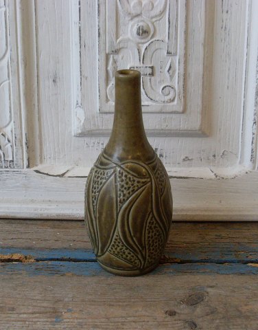 L.Hjorth vase med organisk dekoration, no. S118 - 21cm.