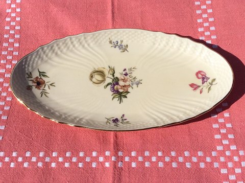 Royal Copenhagen
Frisenborg
small Dish
# 910/1689
*50 DKK