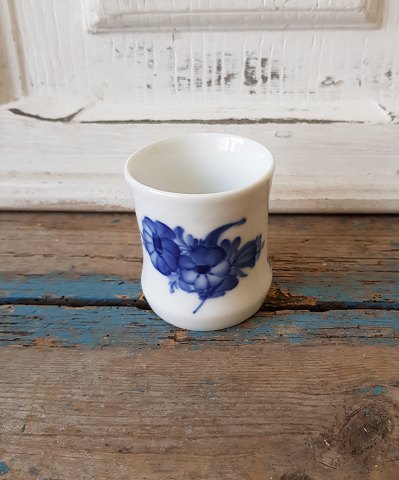 Royal Copenhagen Blue Flower cigarette cup no. 8253