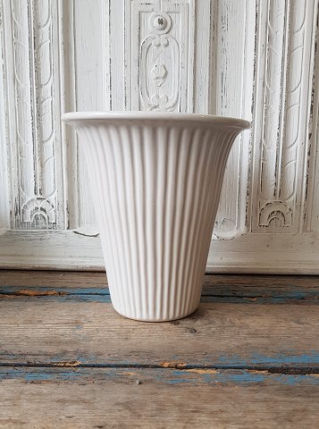 L.Hjorth stor riflet vase no. 271, 22 cm.