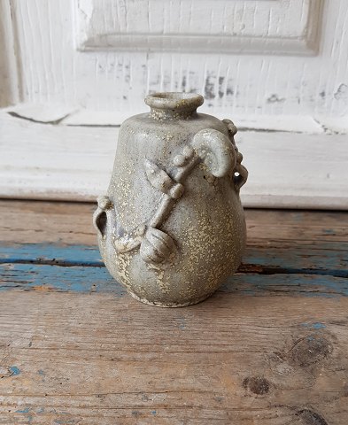Arne Bang - pear shaped vase with organic decoration 9.5 cm.