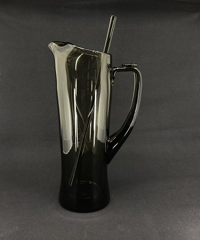 Smoke drinks jug from the 1960