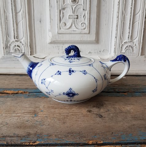 Bing & Grondahl Blue traditional (Blue Fluted) tea pot