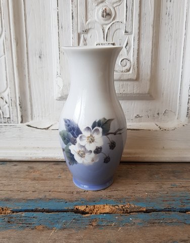 Royal Copenhagen vase no. 288/2289