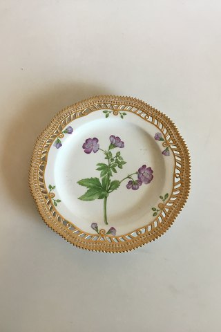 Royal Copenhagen Flora Danica  Frokosttallerken No 20/3533