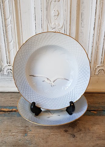 B&G Seagull with gold small soup plate 21 cm.