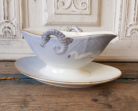 B&G Swan gravy boat