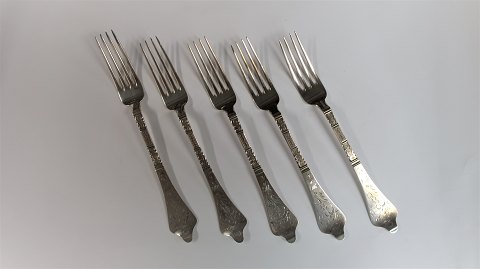 Antik Rokoko.
Silver (830).
Dinner Fork.