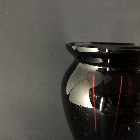 Deep purple glas vase

